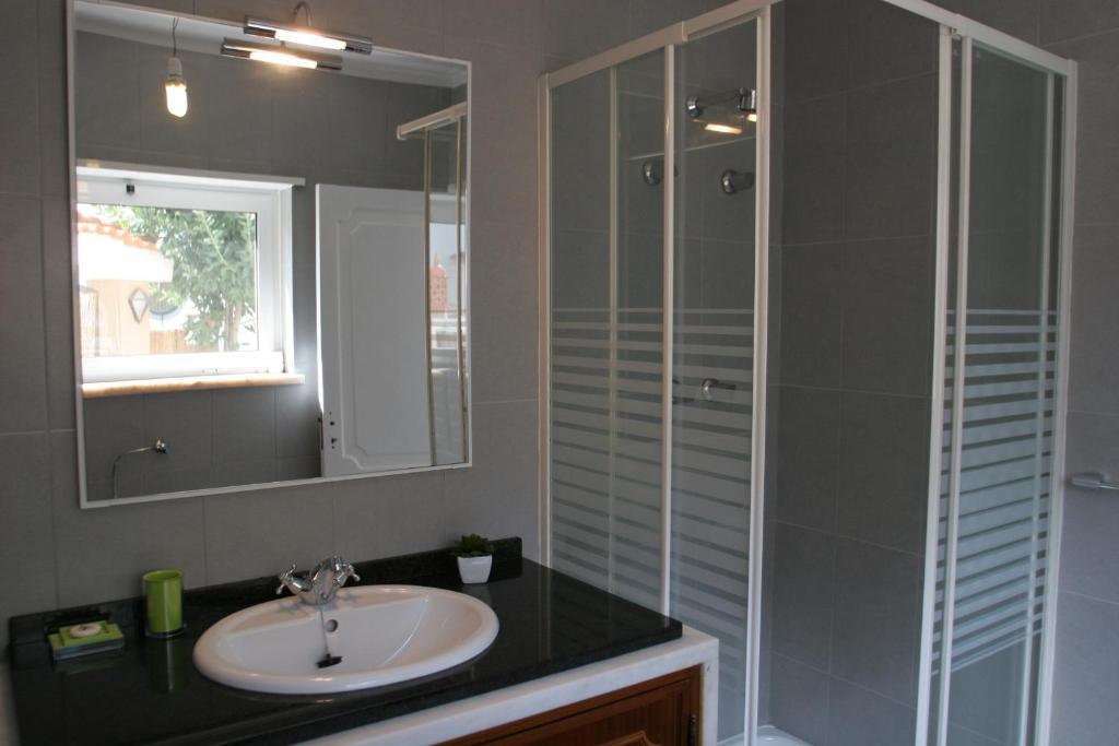 Guincho Wind Factory Guest House กาชไกช์ ภายนอก รูปภาพ