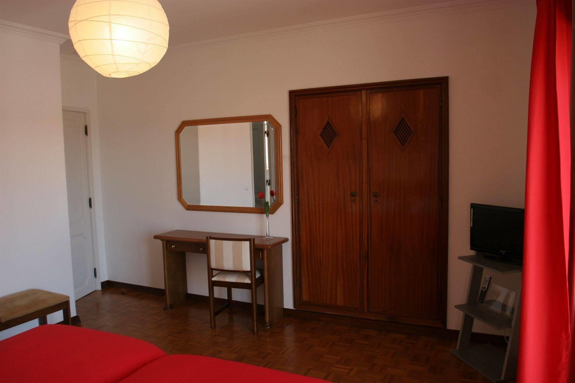 Guincho Wind Factory Guest House กาชไกช์ ภายนอก รูปภาพ