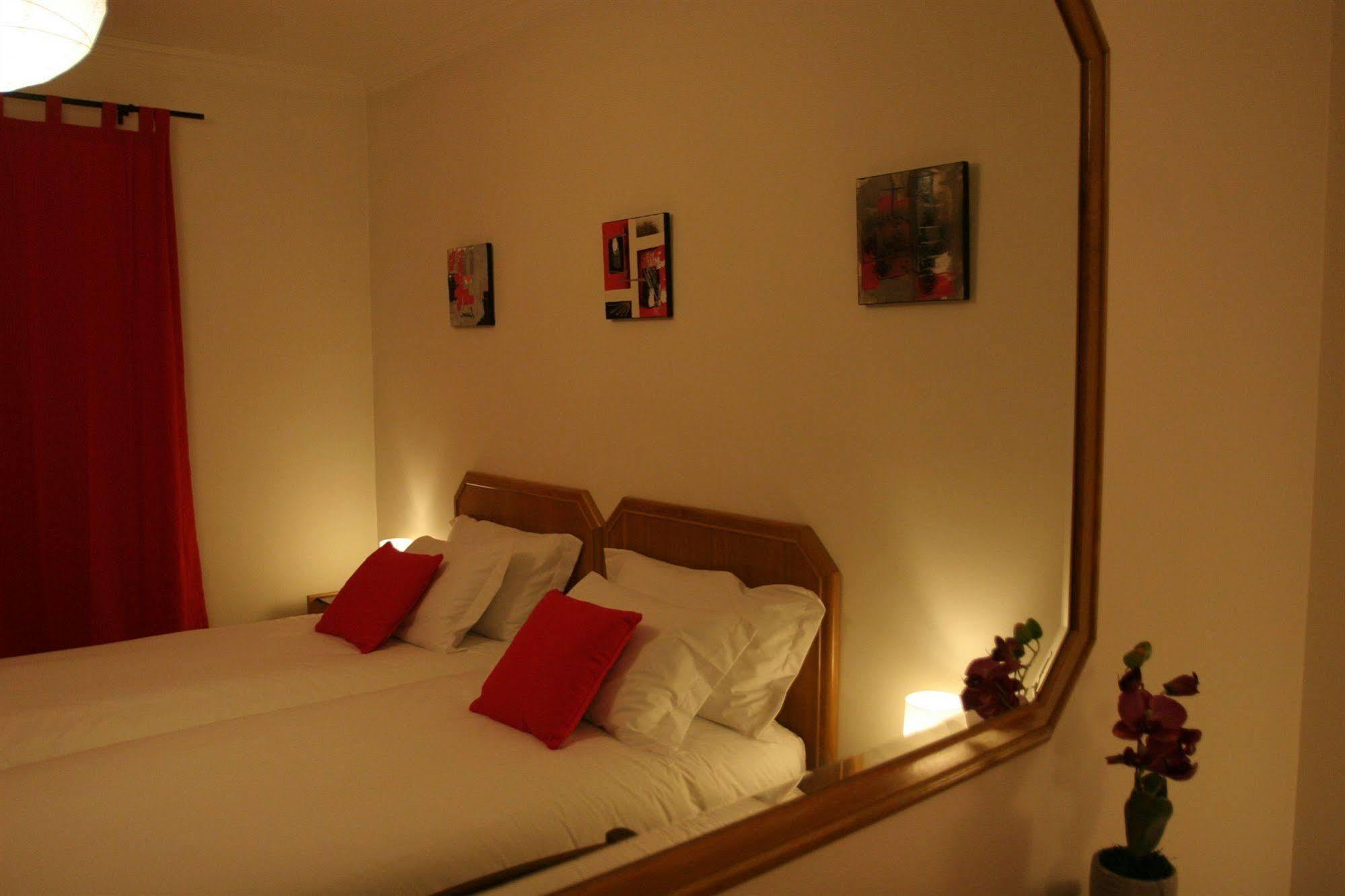 Guincho Wind Factory Guest House กาชไกช์ ภายนอก รูปภาพ